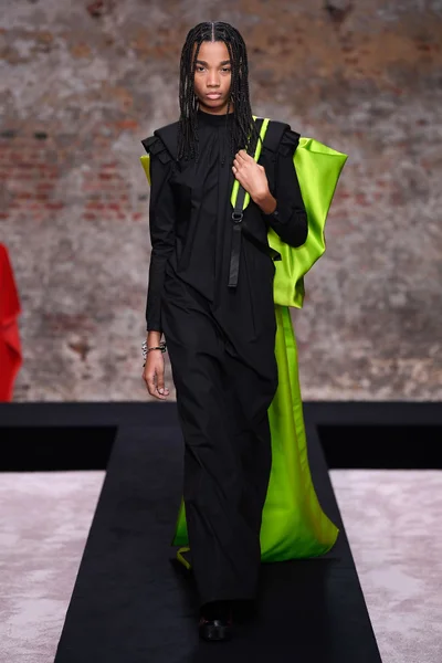 Look 44